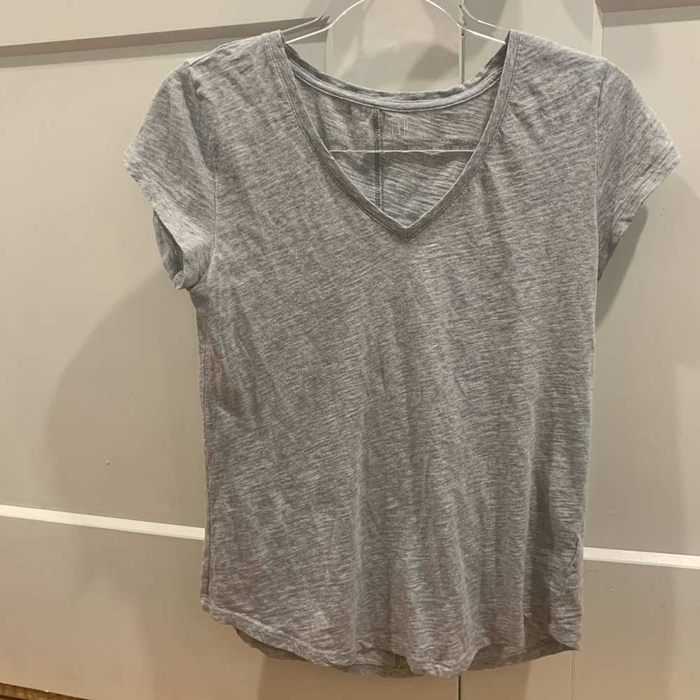 V-Neck Gap Soft Gray Tee